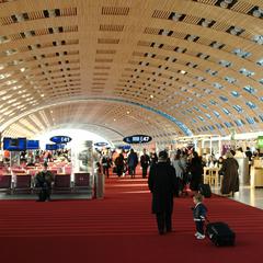 Aeroporto di Parigi Charles de Gaulle Deposito valigia