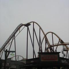 Luggage storage Six Flags Great America