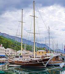 Luggage storage Split Port