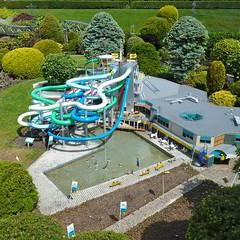 Luggage storage Tiki Pool